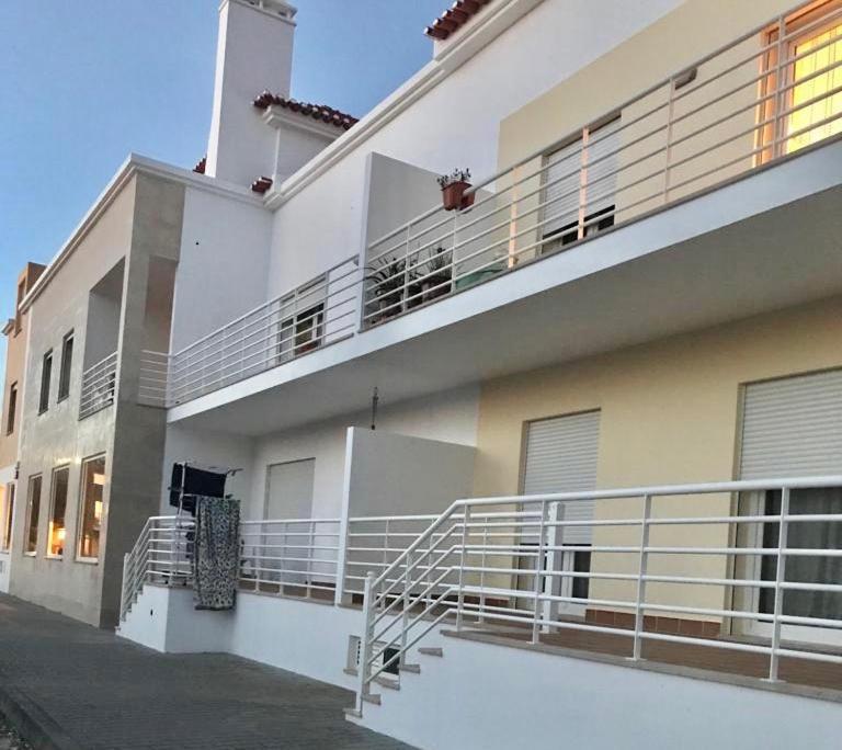 Appartamento Sea Avenue House - Center Baleal - Surfboard Included Ferrel  Esterno foto